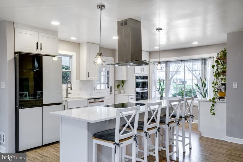 8722 Falkstone Ln, Alexandria, VA 22309