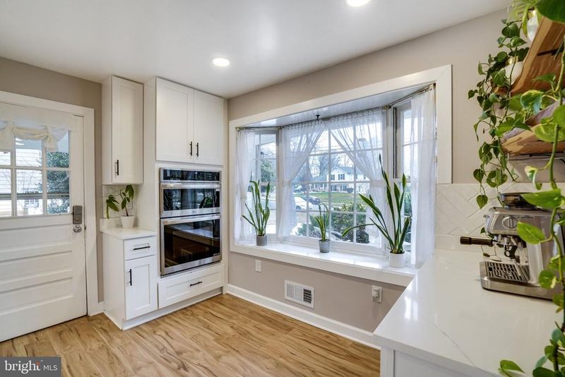 8722 Falkstone Ln, Alexandria, VA 22309