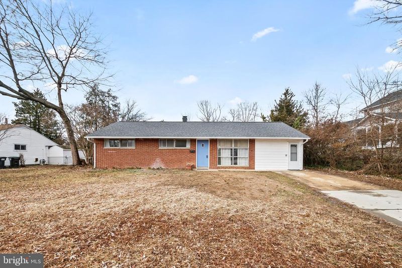 4512 Lark Ln, Alexandria, VA 22310