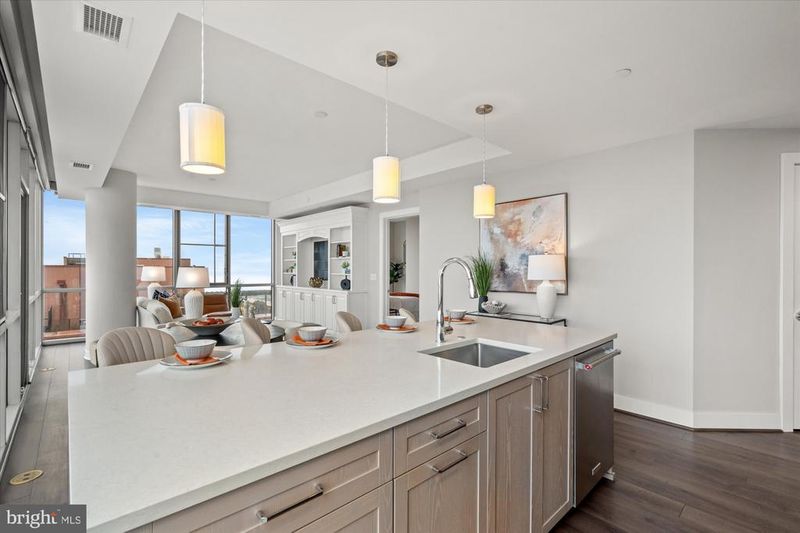 930 Rose Ave #1704, North Bethesda, MD 20852