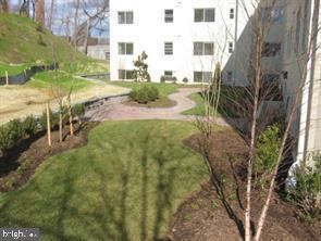 1501 27th St SE #406, Washington, DC 20020