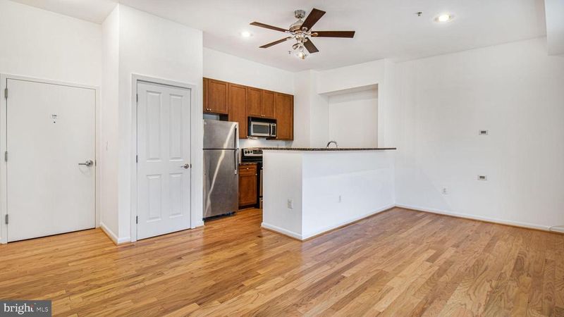 1501 27th St SE #406, Washington, DC 20020