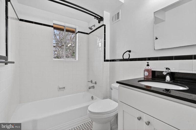 5023 Sentinel Dr #122, Bethesda, MD 20816