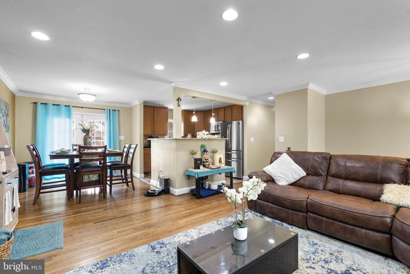 9618 Small Dr, Clinton, MD 20735