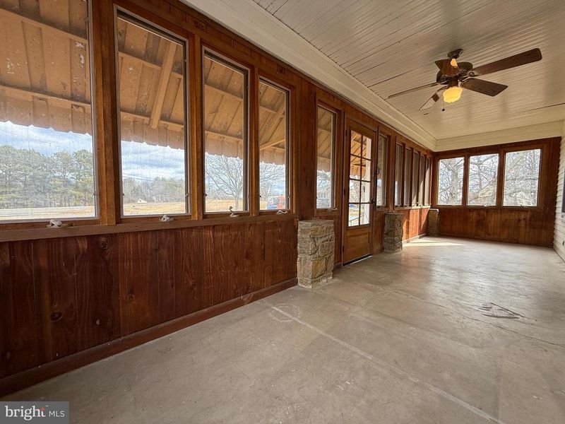 885 Truslow Rd, Fredericksburg, VA 22406