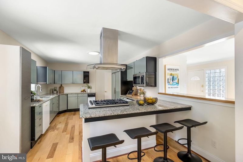 3442 Glen Carlyn Dr, Falls Church, VA 22041