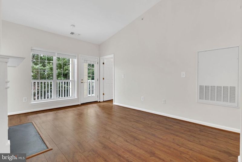 4560 Strutfield Ln #1414, Alexandria, VA 22311