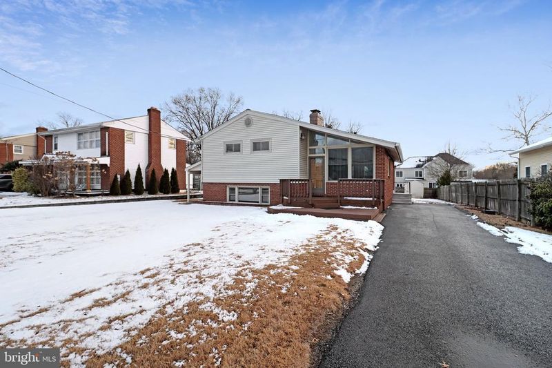 6323 Hillcrest Pl, Alexandria, VA 22312