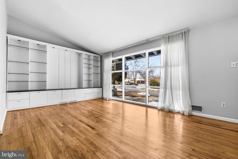 1601 Forbes St, Rockville, MD 20851
