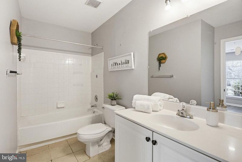 2220 Commissary Cir, Odenton, MD 21113
