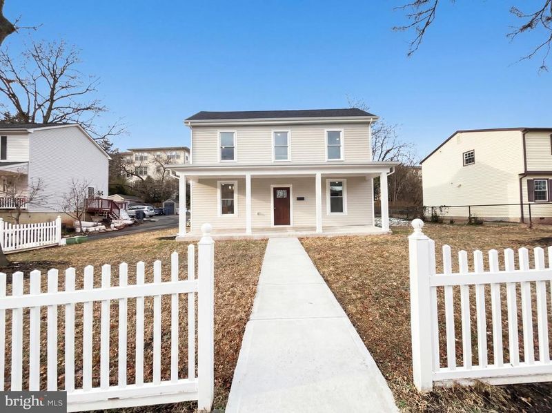 9204 Douglas St, Manassas, VA 20110