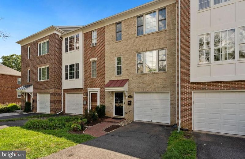 1636 S Taylor St, Arlington, VA 22204