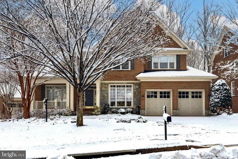 3555 Early Woodland Pl, Fairfax, VA 22031