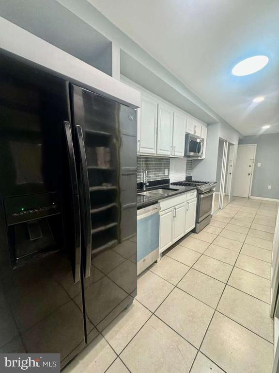 9278 Adelphi Rd #103, Hyattsville, MD 20783
