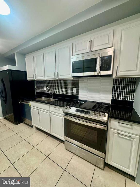 9278 Adelphi Rd #103, Hyattsville, MD 20783