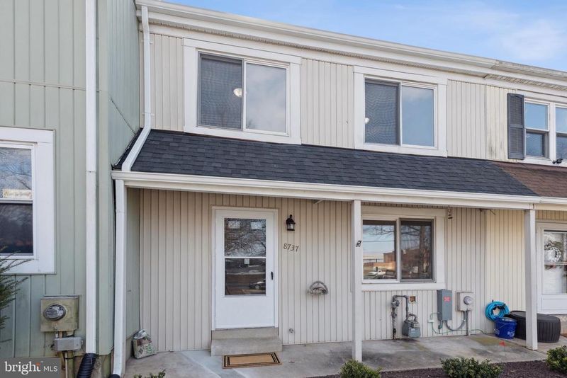 8737 Inquiry Ct, Walkersville, MD 21793