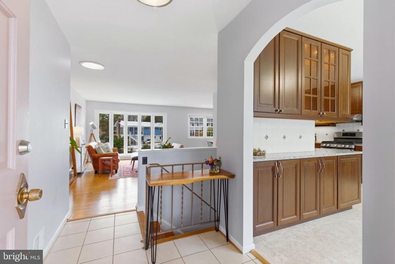 2410 Drexel St, Vienna, VA 22180