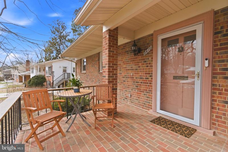 2410 Drexel St, Vienna, VA 22180