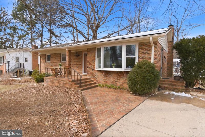 2410 Drexel St, Vienna, VA 22180