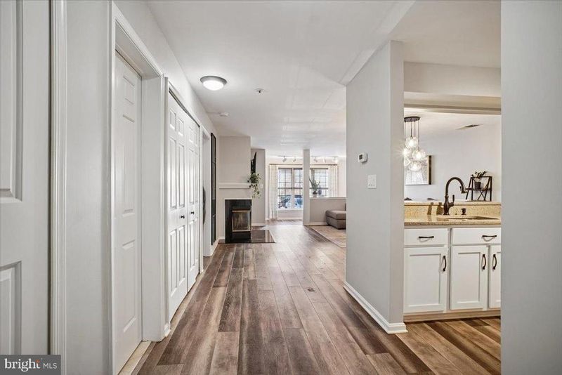 244 S Reynolds St #109, Alexandria, VA 22304
