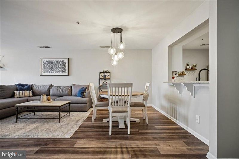 244 S Reynolds St #109, Alexandria, VA 22304