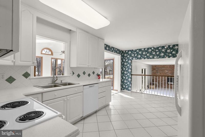 4404 Rendale Ct, Olney, MD 20832