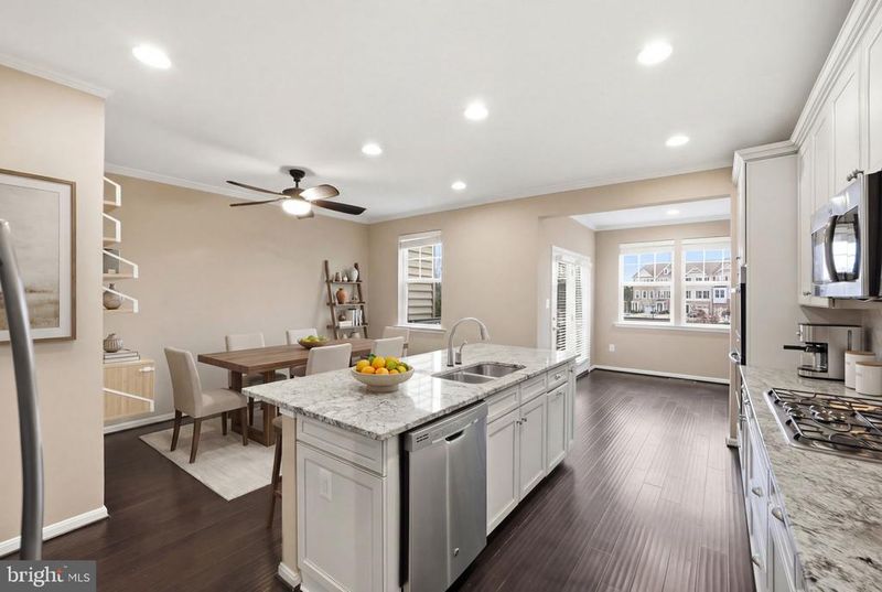 43593 Mirror Ter, Ashburn, VA 20147