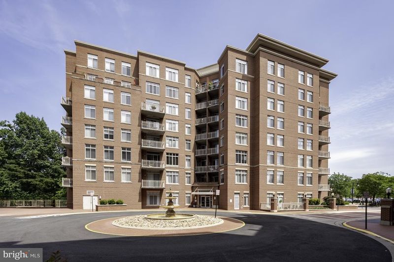 4480 Market Commons Dr #715, Fairfax, VA 22033