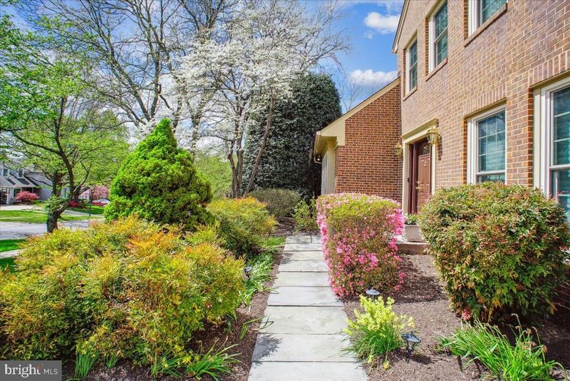 5700 Magic Mountain Dr, North Bethesda, MD 20852