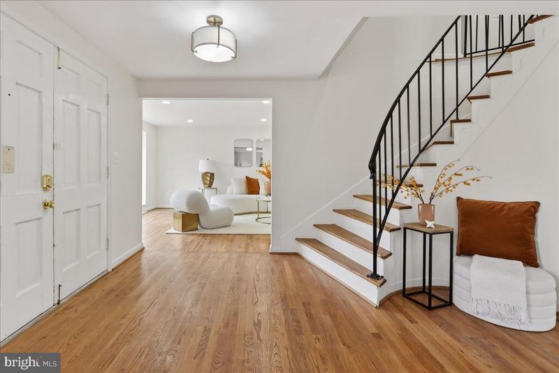 4121 Scotland Rd, Alexandria, VA 22309