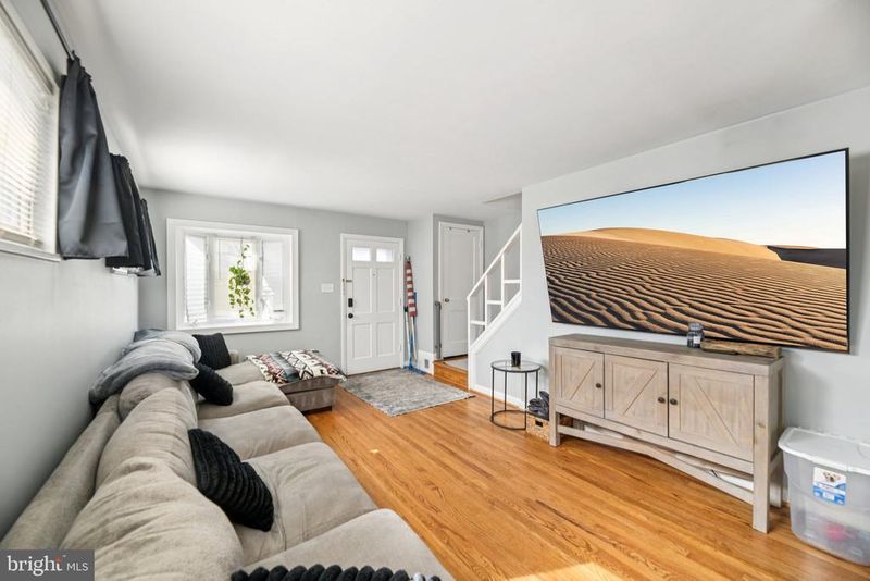 6735 Radcliffe Dr, Alexandria, VA 22307