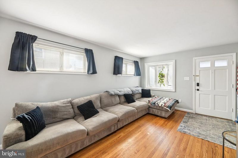 6735 Radcliffe Dr, Alexandria, VA 22307