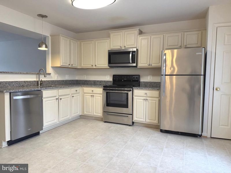 211 Merrill Ct, Stafford, VA 22554