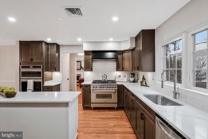 1400 Gower Ct, Mclean, VA 22102
