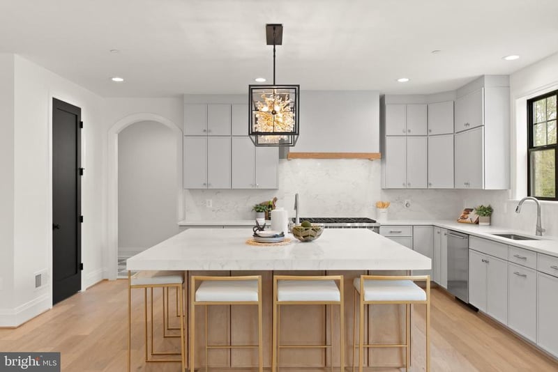 8309 Loring Dr, Bethesda, MD 20817