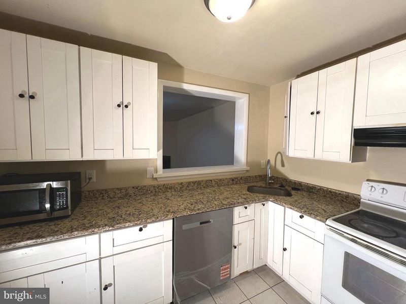 620 S 15th St S #1, Arlington, VA 22202