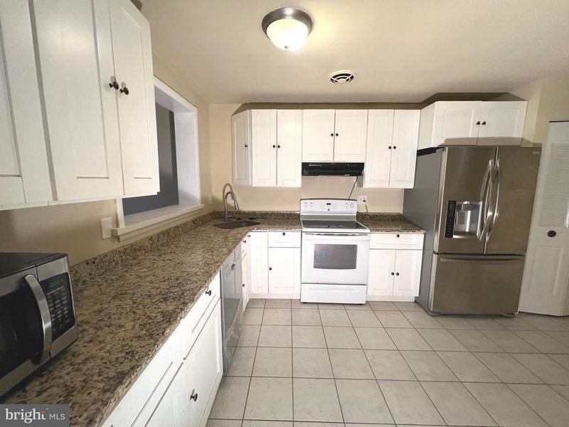620 S 15th St S #1, Arlington, VA 22202