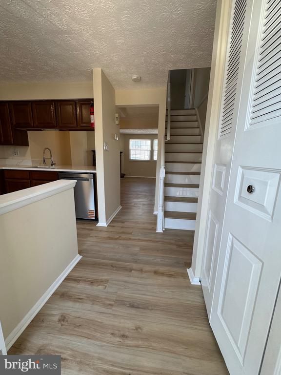 2832 New Providence Ct, Falls Church, VA 22042