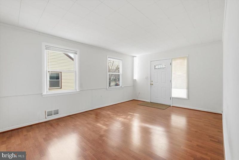 3704 Oliver St, Hyattsville, MD 20782
