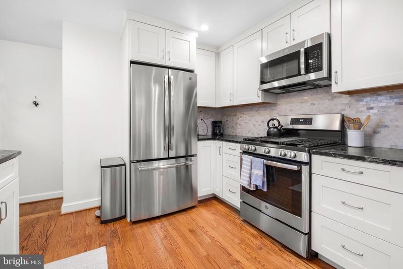 2504 Kenilworth St N, Arlington, VA 22207