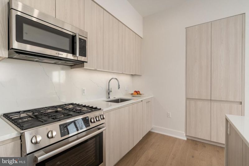737 Swann Ave #607, Alexandria, VA 22301
