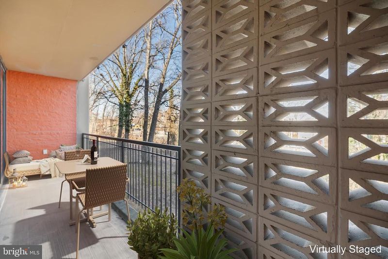 8 S Van Dorn St #203, Alexandria, VA 22304