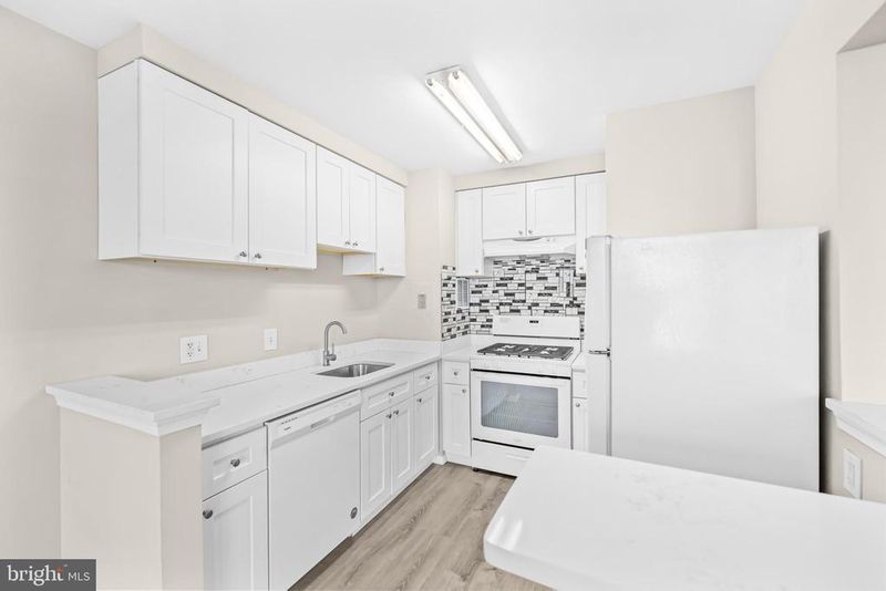 8 S Van Dorn St #203, Alexandria, VA 22304