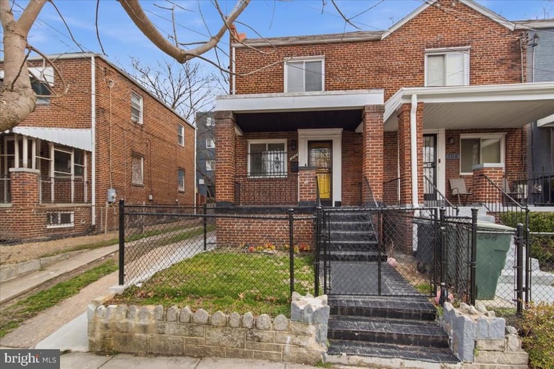 206 36th St SE, Washington, DC 20019