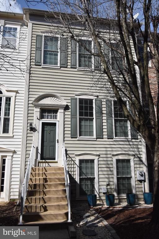 6005 Ricketts WALK, Alexandria, VA 22312