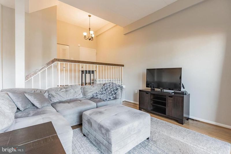 130 Roberts Ln #101, Alexandria, VA 22314
