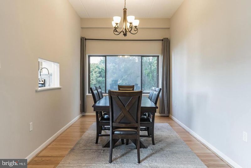130 Roberts Ln #101, Alexandria, VA 22314