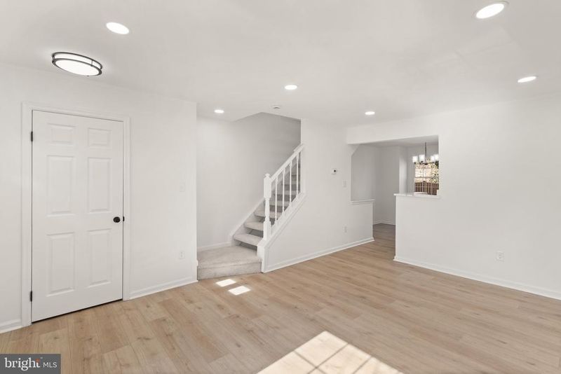 5017 9th St S, Arlington, VA 22204