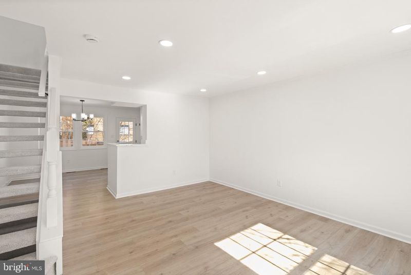 5017 9th St S, Arlington, VA 22204