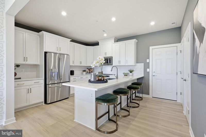 17652 Hawkins Ln, Dumfries, VA 22026